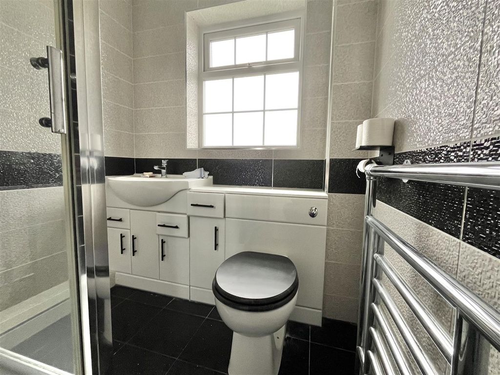 Property photo 3 of 15 Shower Room