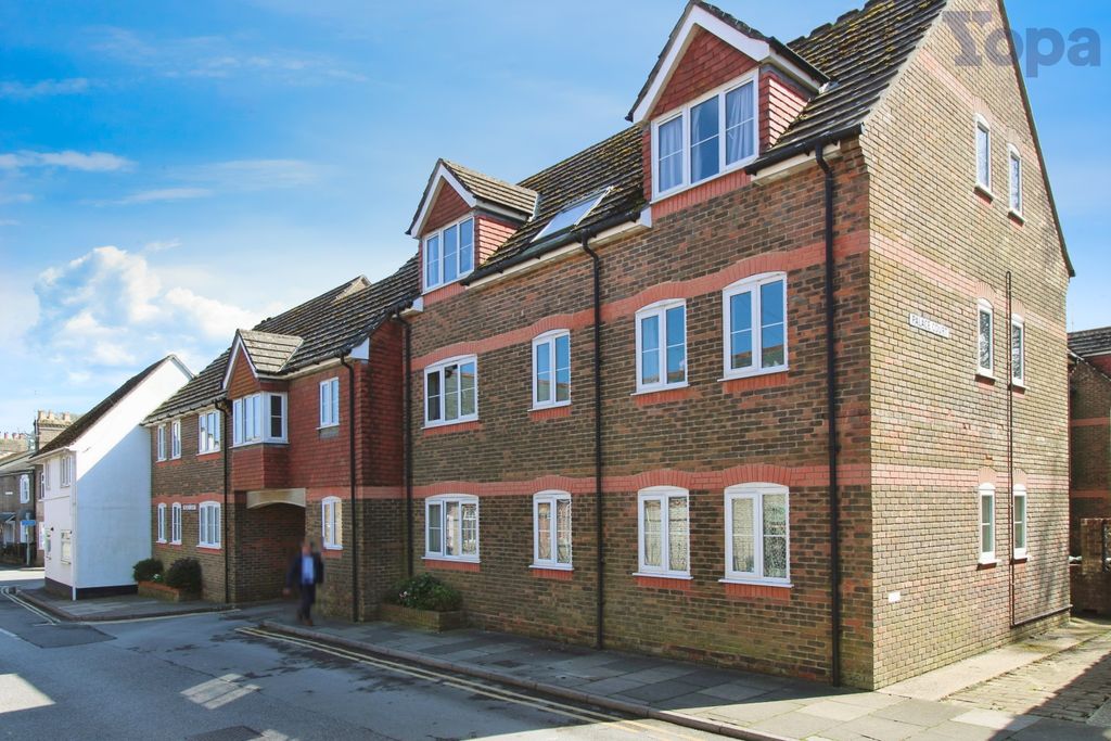 Property photo 1 of 19 Palace Court