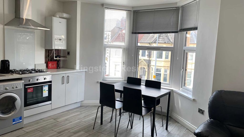 Property photo 3 of 12