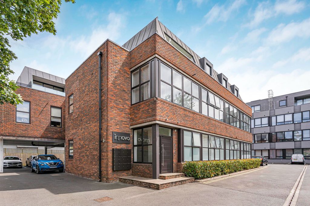 Property photo 1 of 11