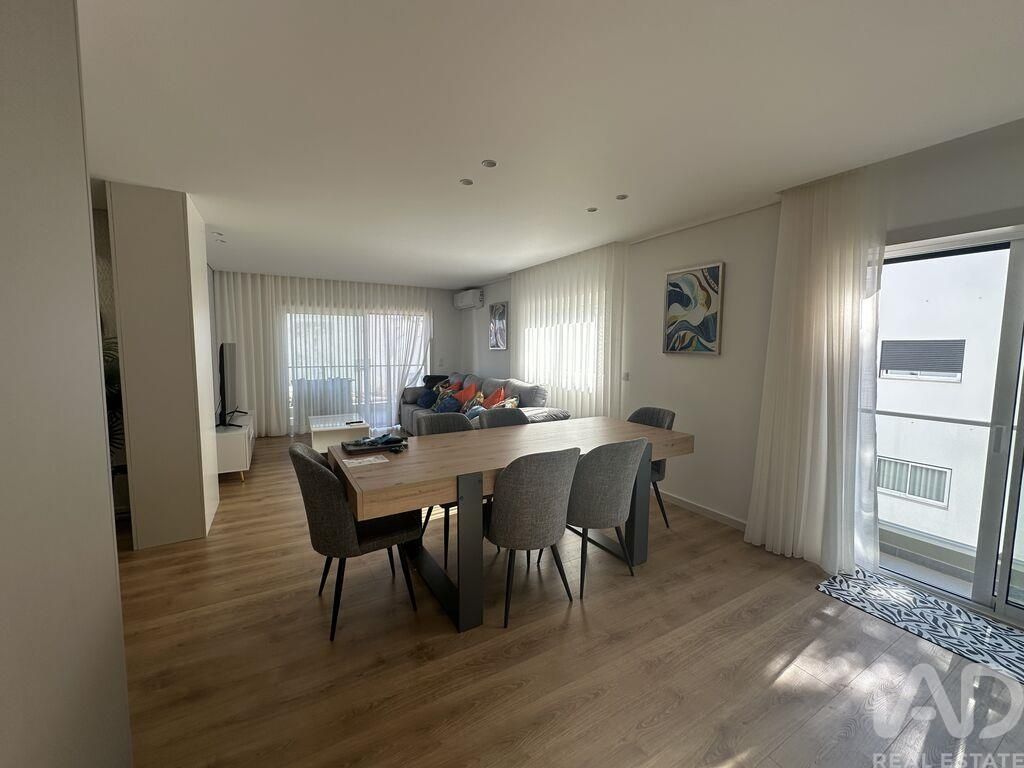 Property photo 2 of 26