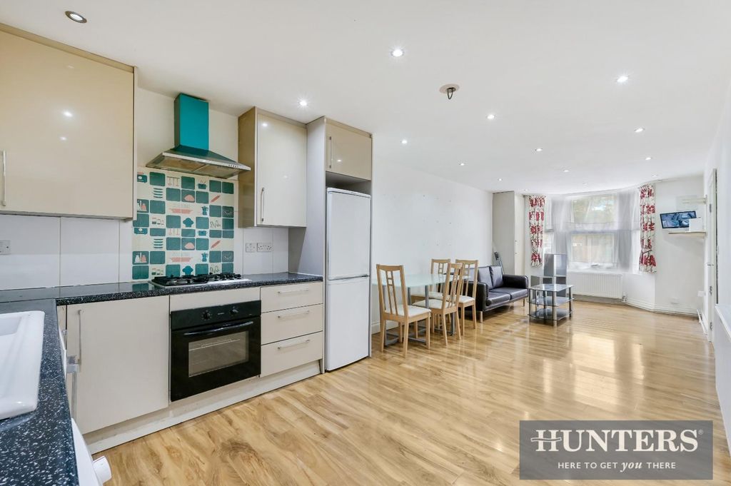 Property photo 3 of 16 Vicarage Farm Road, -3.Jpg