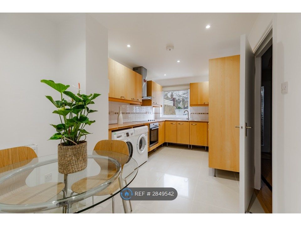 Property photo 1 of 16 Kitchen Towards Entrance