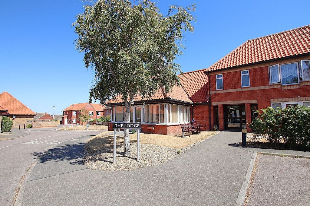 Property photo 1 of 15 The Lodge, Little Holland Hall, Holland On Sea.