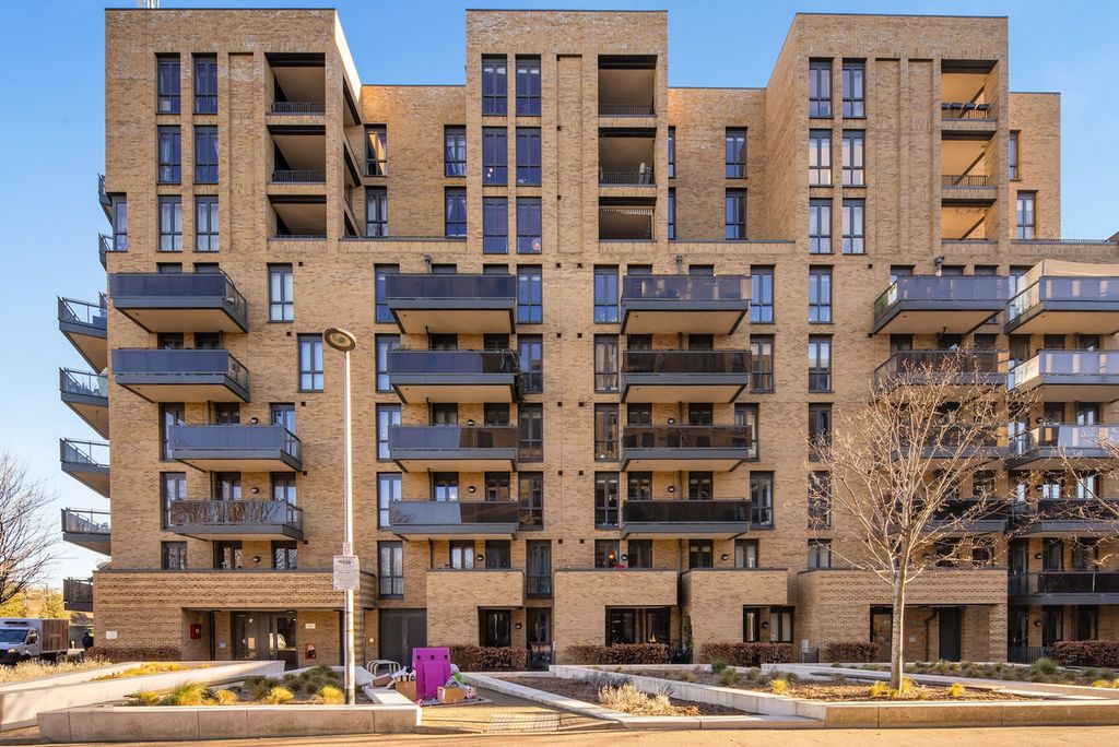 Property photo 3 of 19