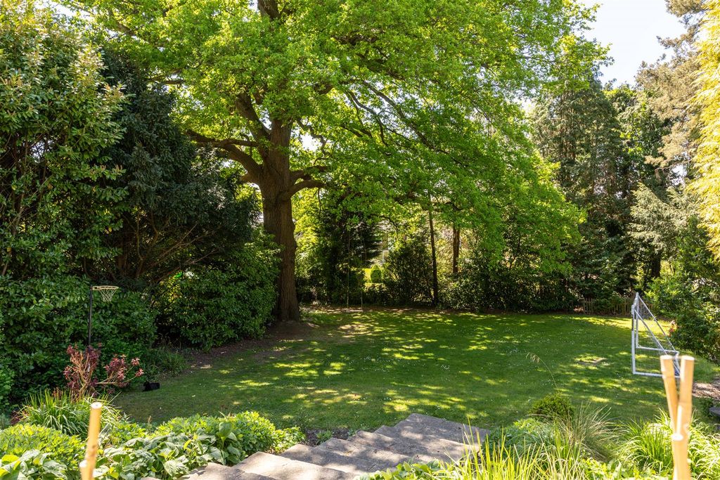 Additional image 20 of 5 bed property for saleGatton Road, Reigate RH2