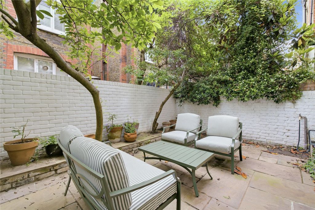 Property photo 2 of 11 Picture No. 12