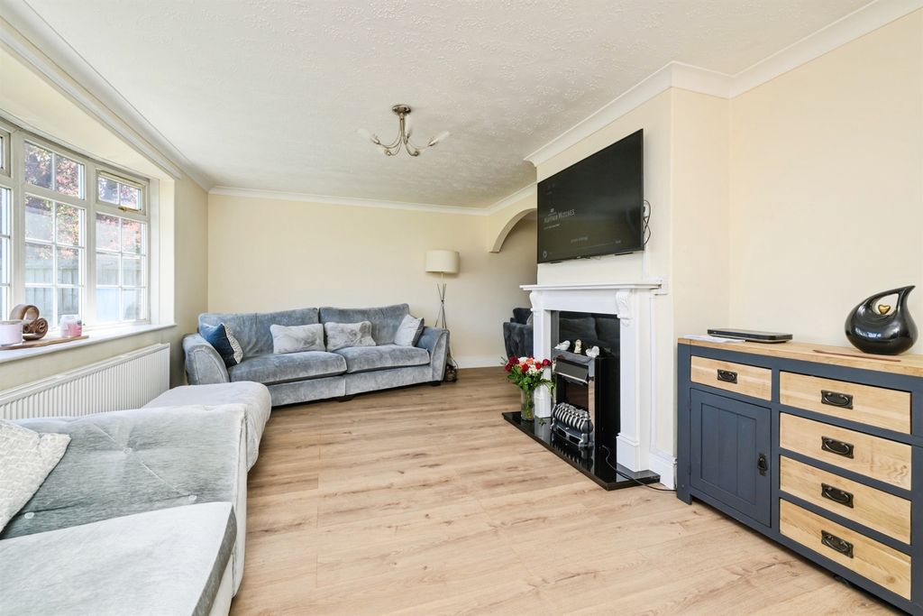 Property photo 2 of 13