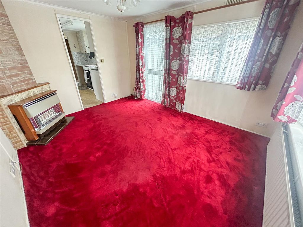 Property photo 2 of 7 Lounge