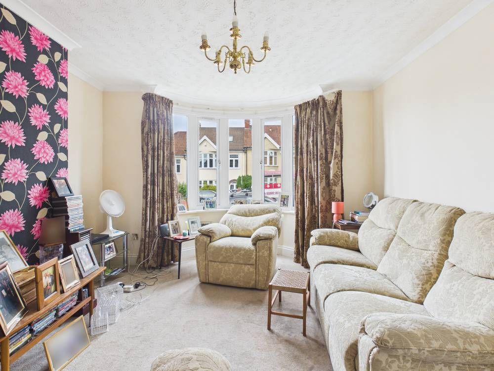 Property photo 3 of 12 Giraffe360-Still001