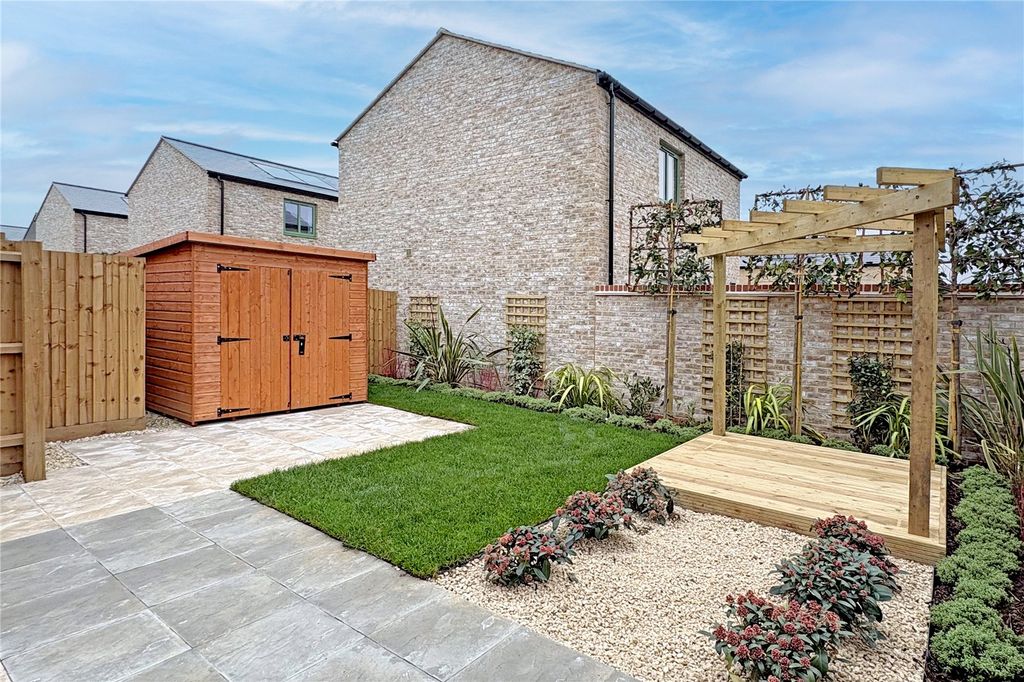 Property photo 3 of 12 Picture No. 01