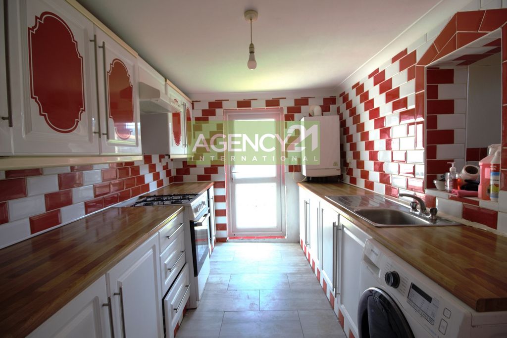 Property photo 2 of 12 Photo 12