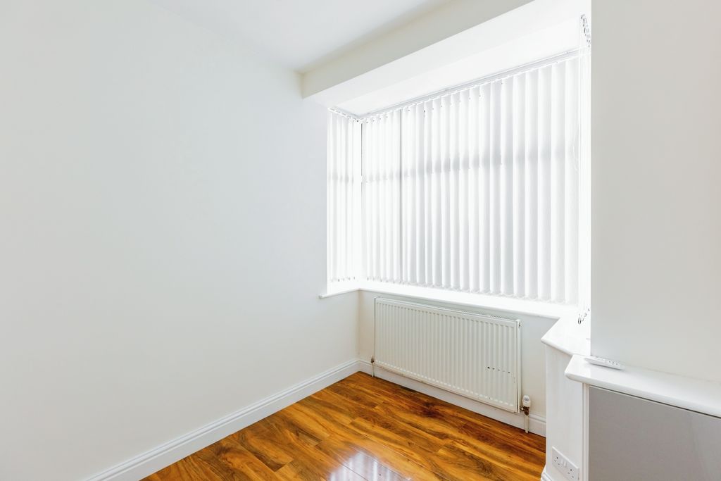 Property photo 3 of 16 Bedroom