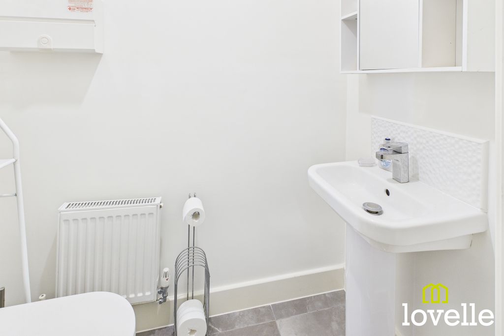 Property photo 3 of 25