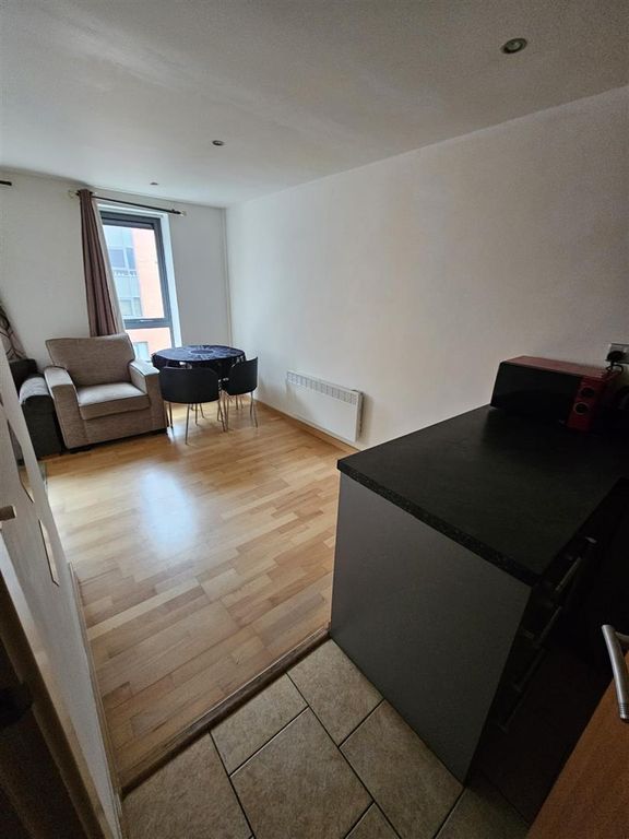 Property photo 3 of 12 Lounge