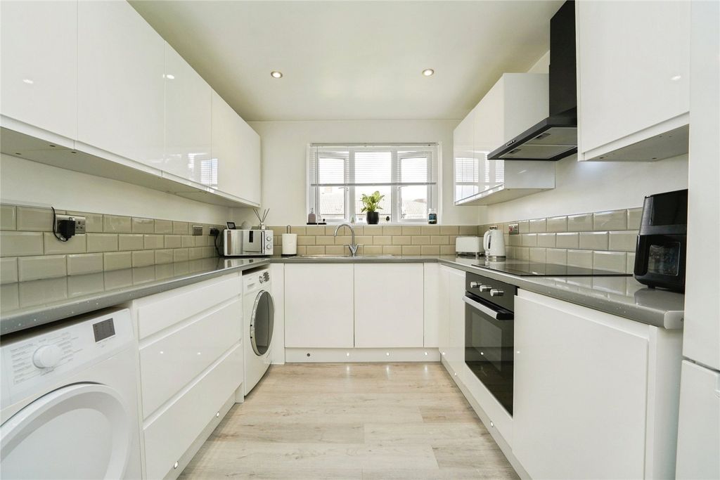 Property photo 3 of 10 Picture No. 16