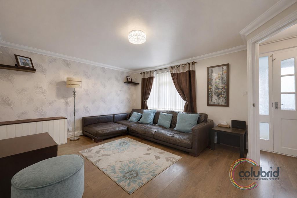 Property photo 2 of 18