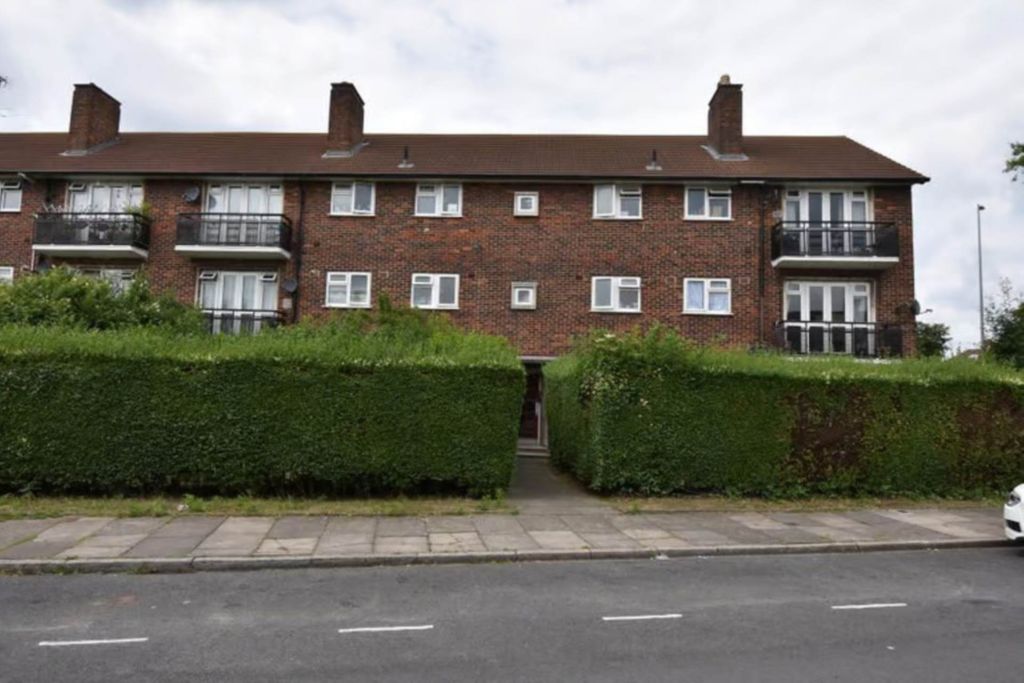 Property photo 1 of 3