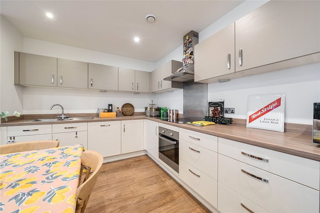 Property photo 2 of 19 Picture No. 10