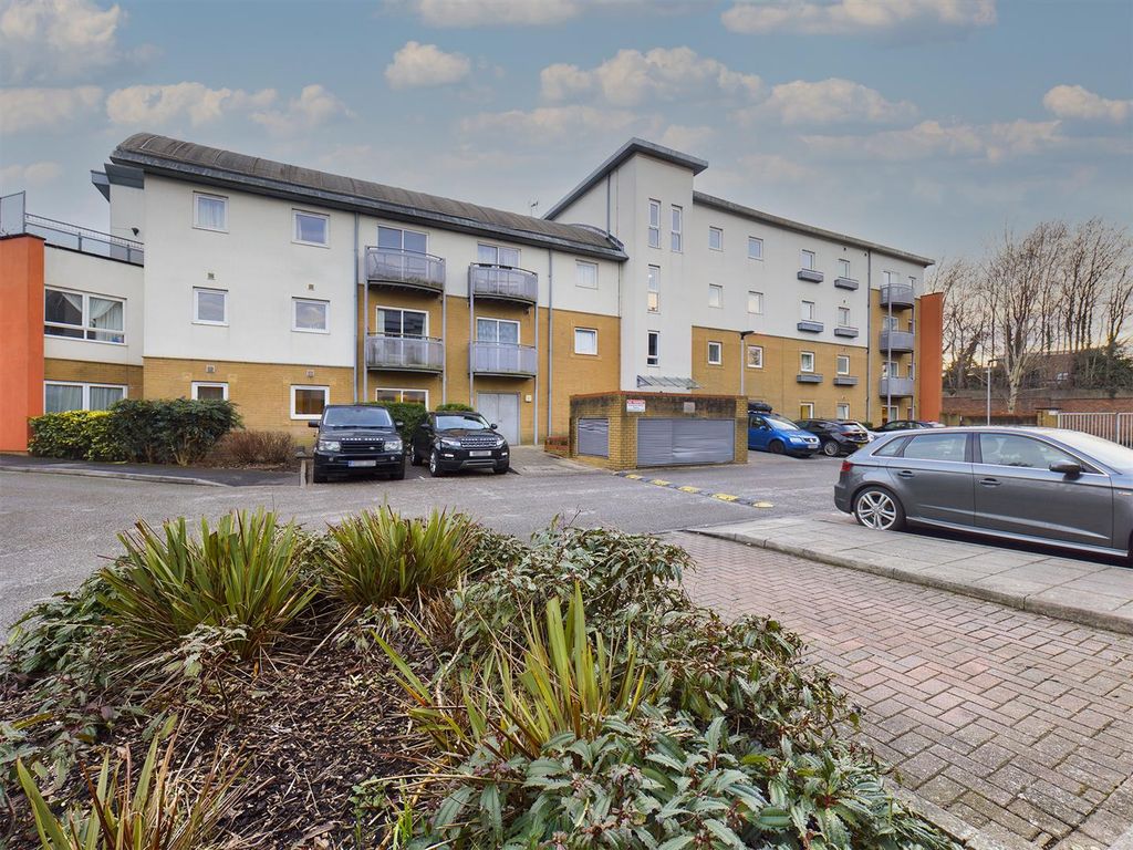 Property photo 1 of 9 Cam00699P1-Pr0347-Still09.Jpg