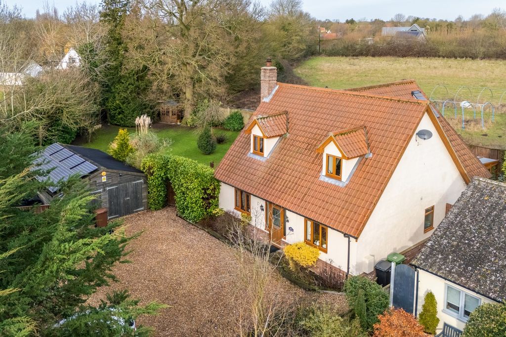 Property photo 1 of 32