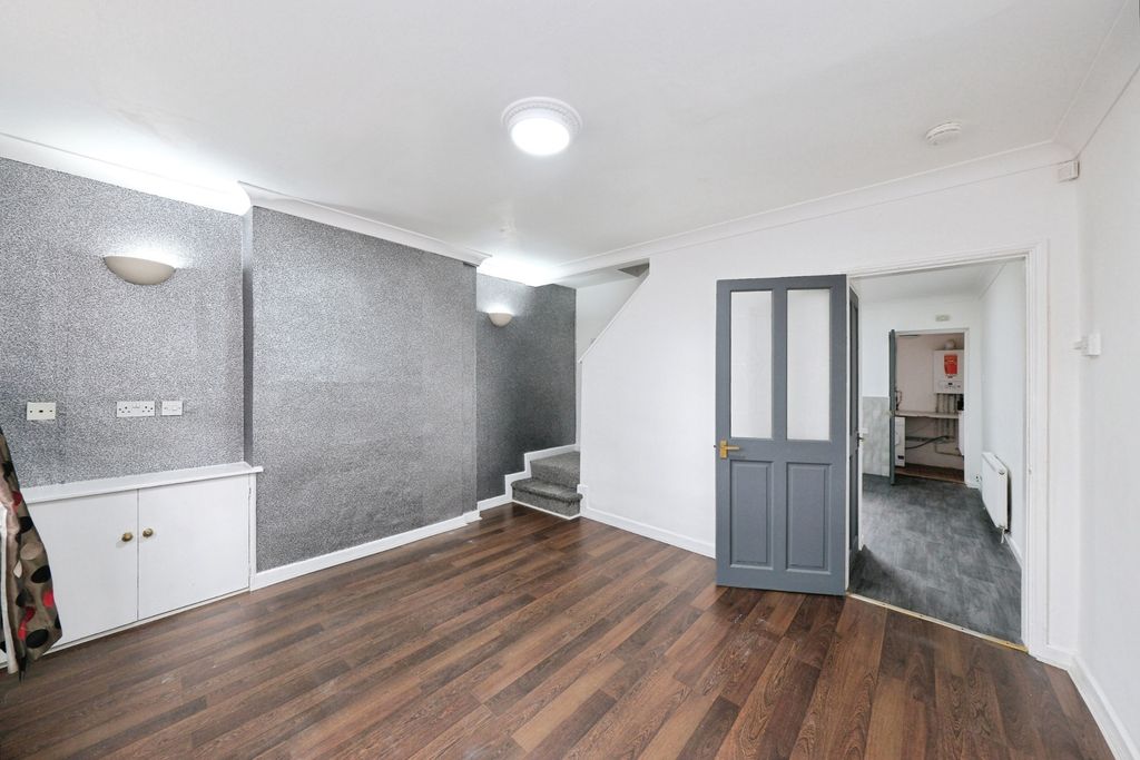 Property photo 3 of 23 Pbox-Img.Jpg