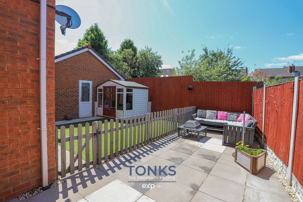 Property photo 2 of 18