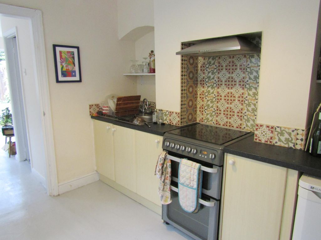 Property photo 2 of 16 Kitchen