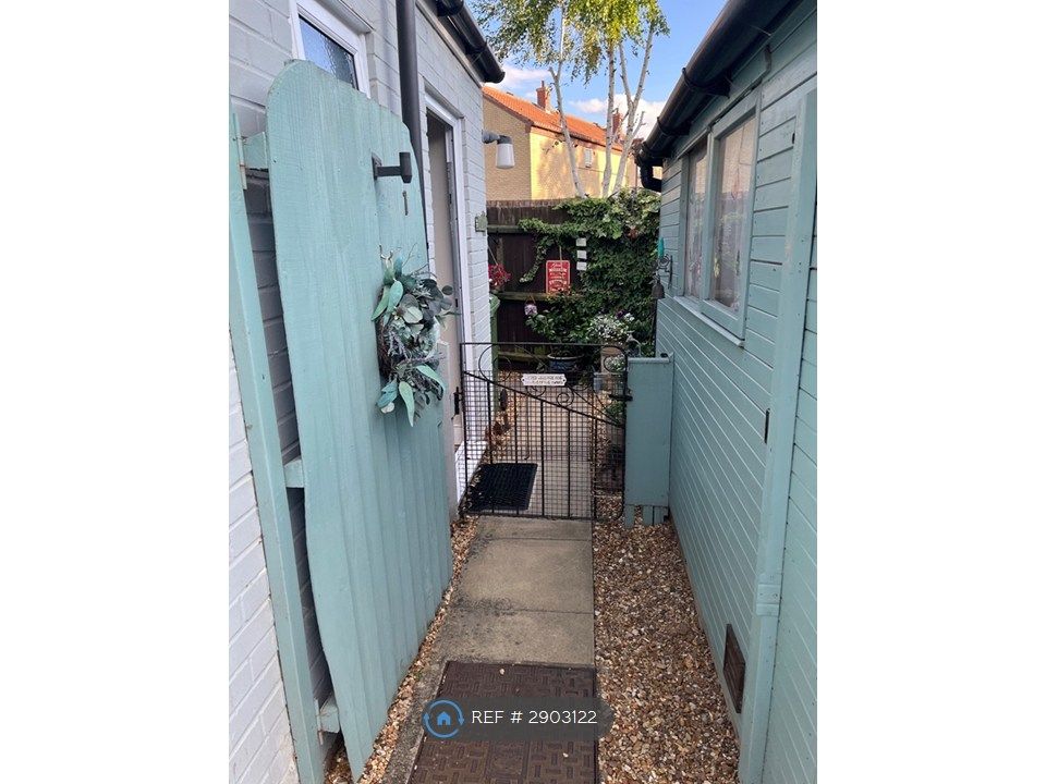 Property photo 2 of 34