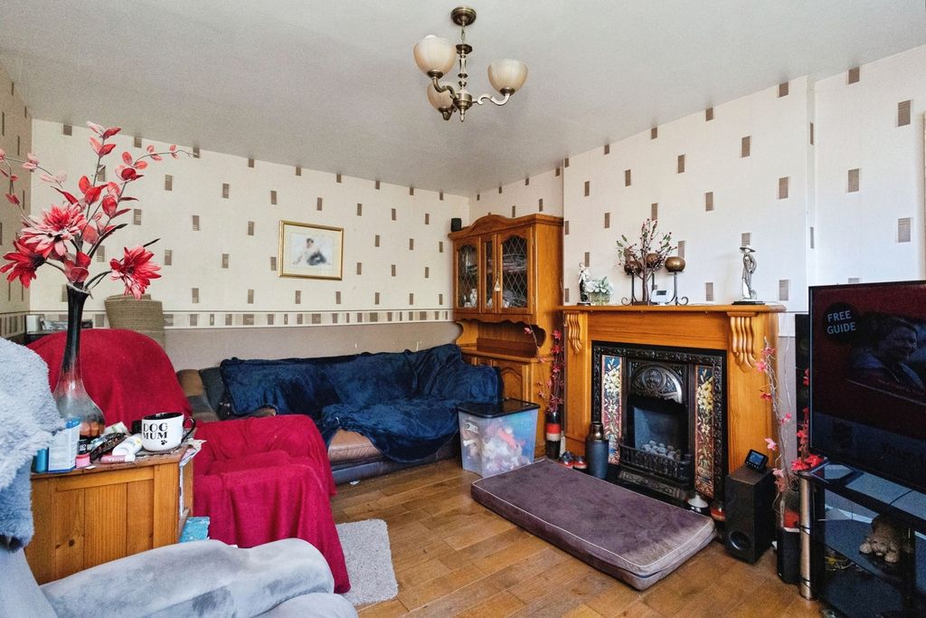 Property photo 3 of 20 Pbox-Img.Jpg