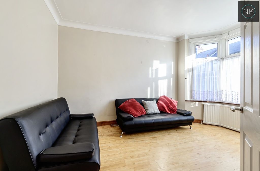 Property photo 3 of 29 4331873
