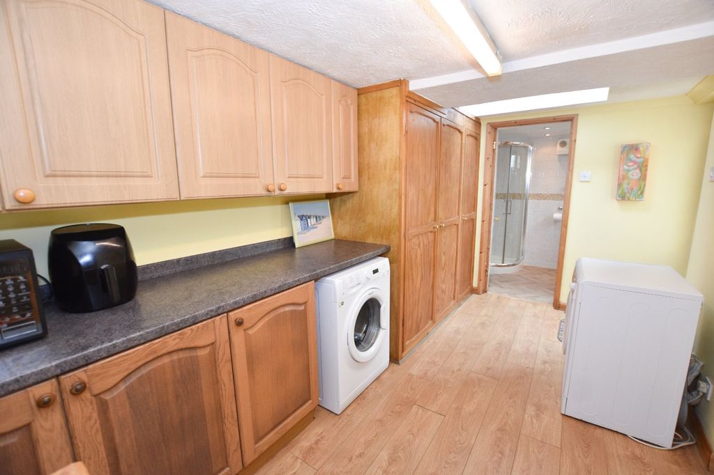 Property photo 3 of 17 Utility Room