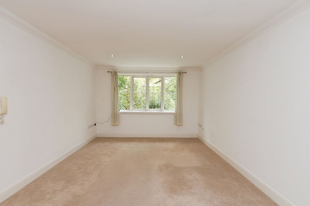 Property photo 2 of 17 Photo