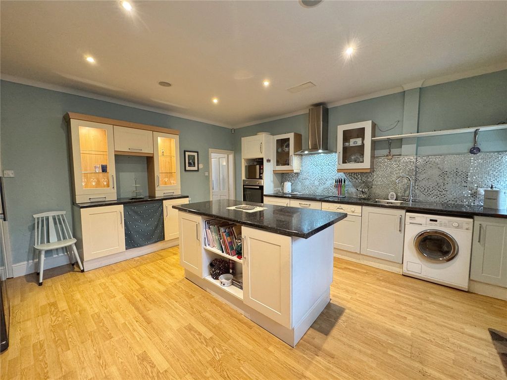 Property photo 1 of 28 Picture No. 40