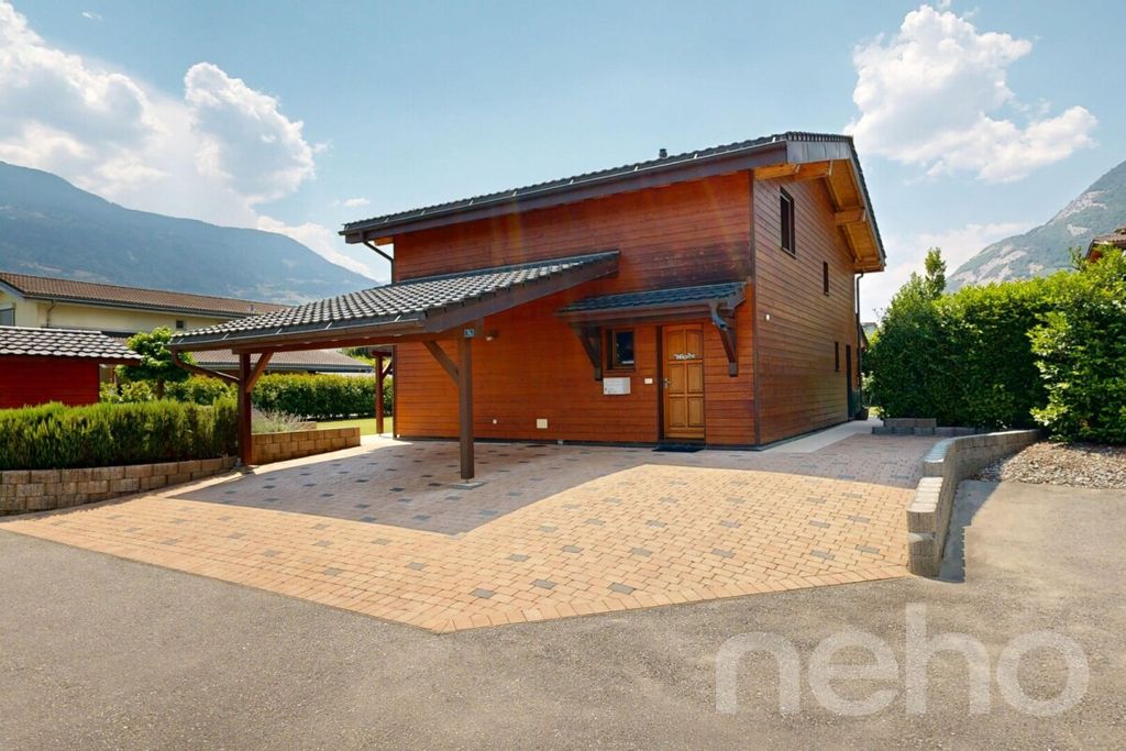 Property photo 2 of 12