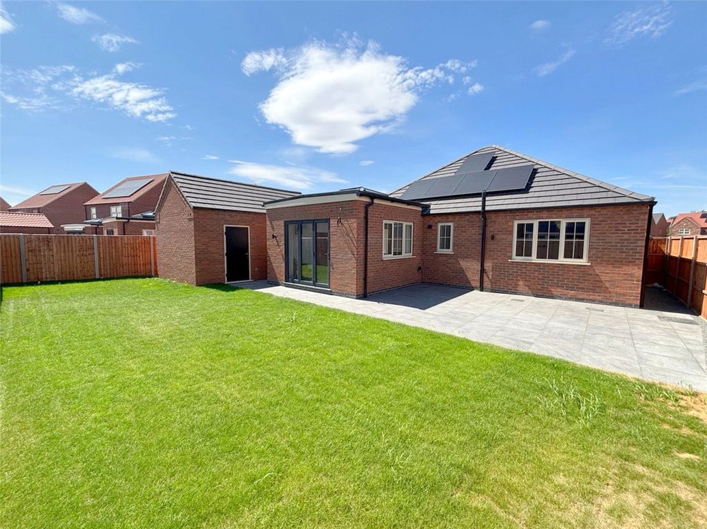 Property photo 2 of 15 Picture No. 35