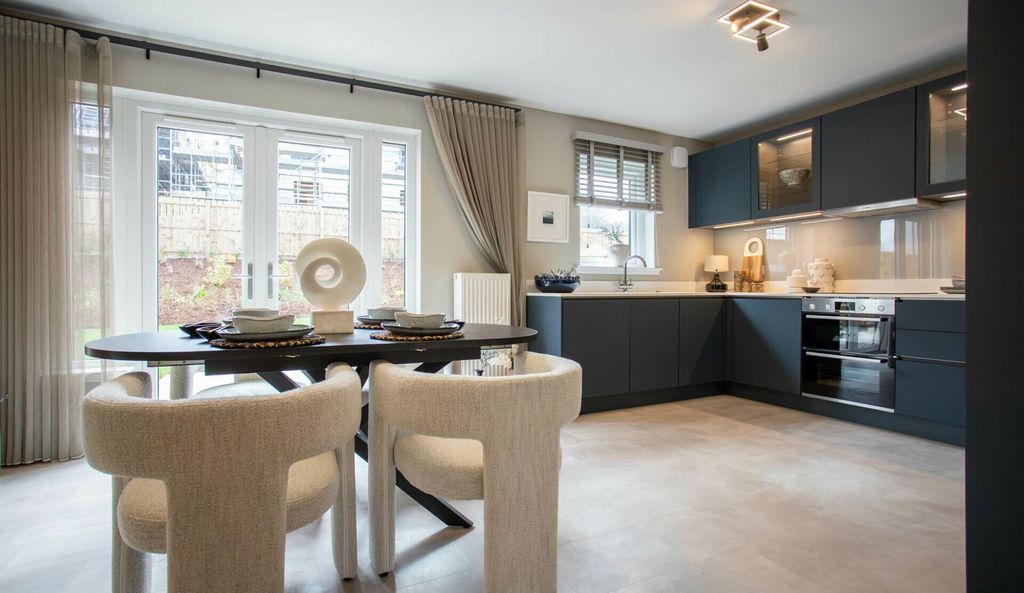 Property photo 3 of 15 Kitchen/Dining