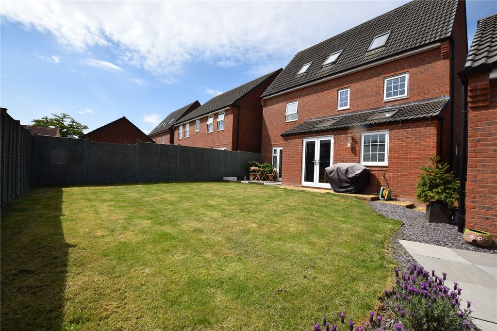 Property photo 2 of 22 Picture No. 26