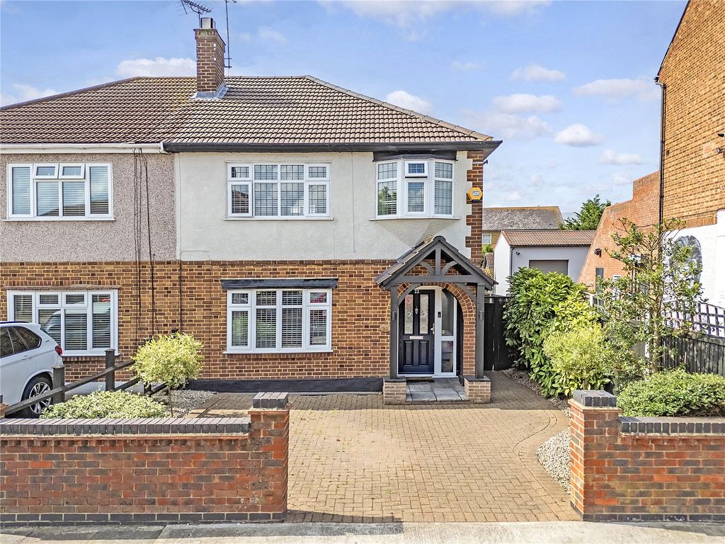 Property photo 1 of 17 Semi Detached
