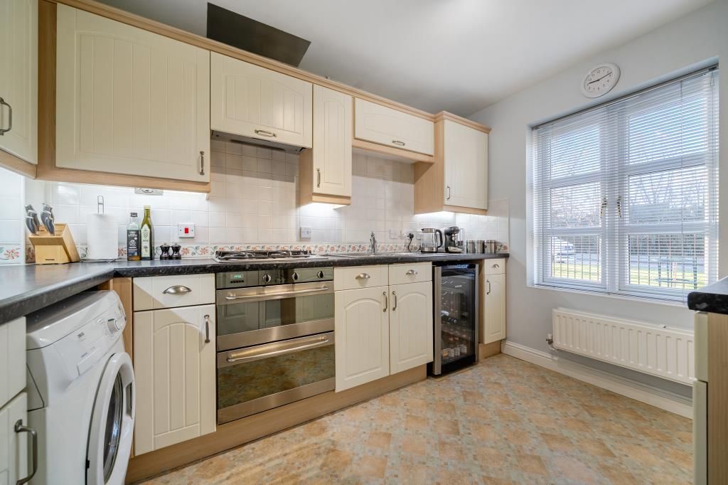 Property photo 3 of 20 Kitchen