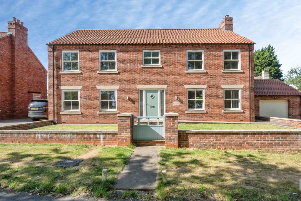 Property photo 1 of 25