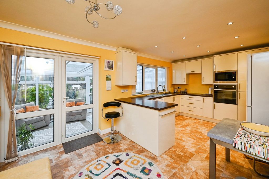 Property photo 3 of 17 Kitchen Dining Room