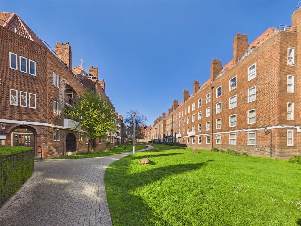 Property photo 1 of 18 Cam01358G0-Pr0220-Still029.Jpg