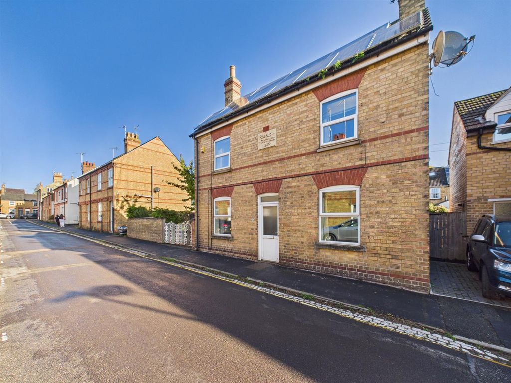 Property photo 2 of 14 Vine Street, Stamford