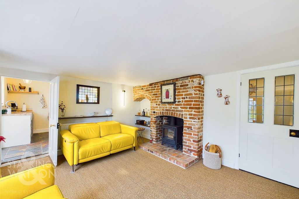 Property photo 3 of 23