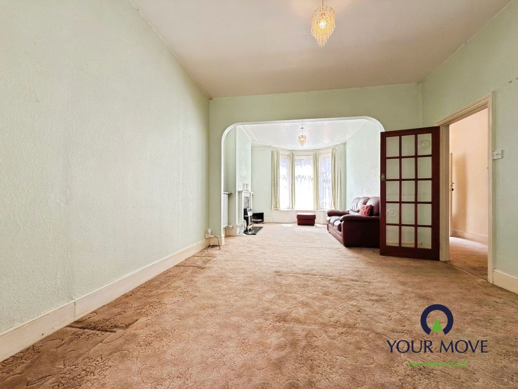 Property photo 3 of 19 Dining Room