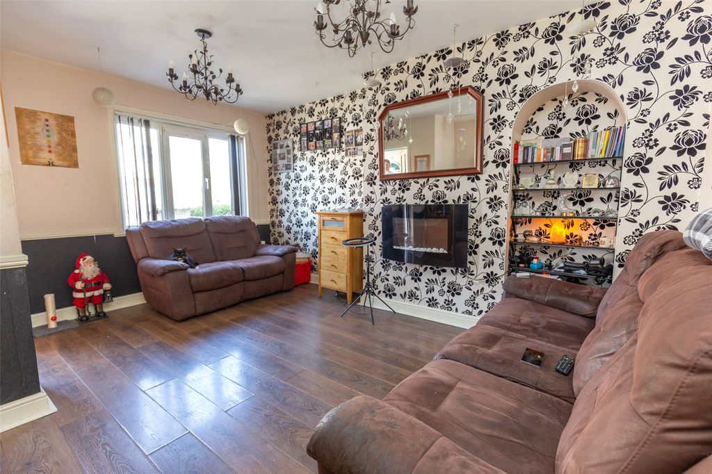 Property photo 3 of 12 Picture No. 16