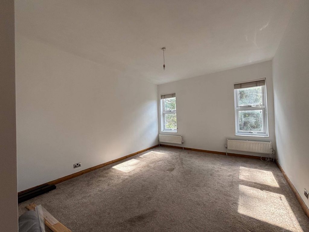 Property photo 3 of 7 B5E62450-Efa3-4Ca1-8570-7E40A151Eb29
