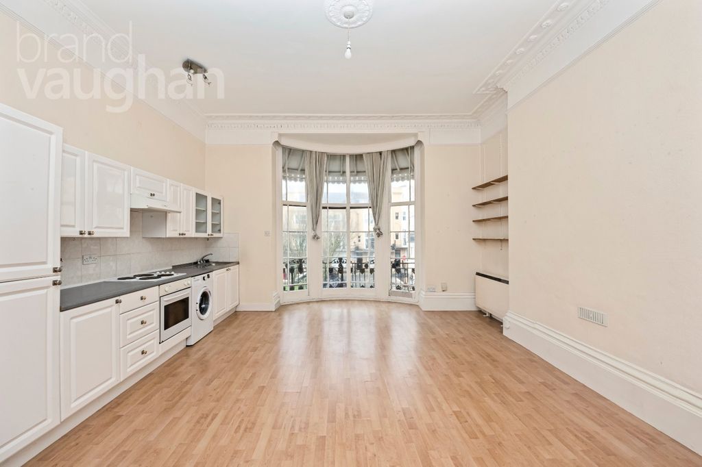 Property photo 3 of 22 Picture No. 11