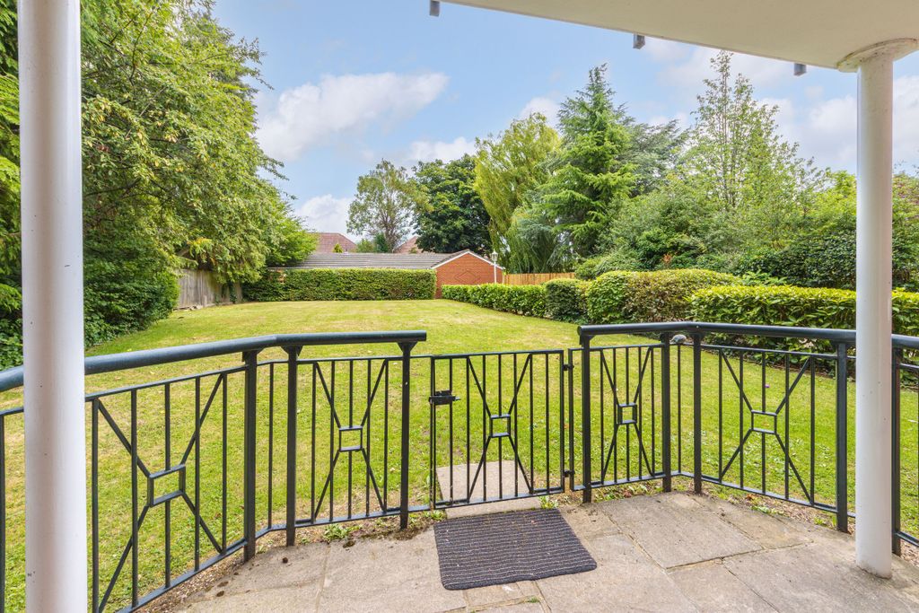 Property photo 1 of 28
